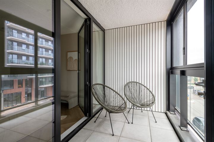 View photo 12 of Mies van der Rohestraat 139