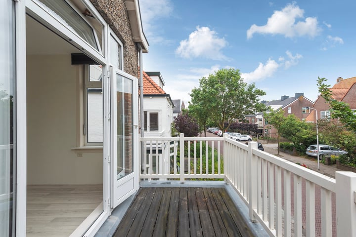 Bekijk foto 45 van Brederodestraat 20