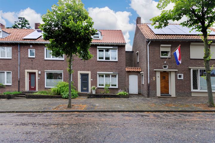 Bekijk foto 1 van Van Alphenstraat 4