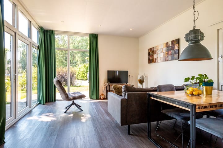 Photo 7 of Zuiderweg 2-147