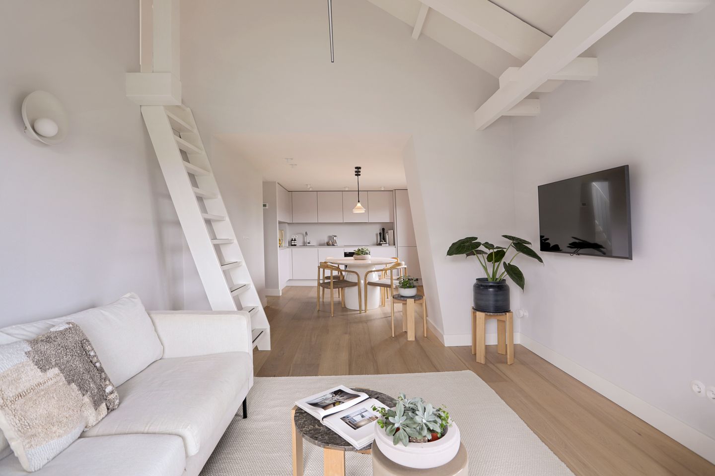 Foto 1 van Uiterwaardenstraat 216-4