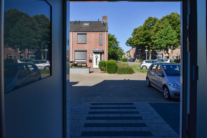 View photo 2 of Spaarweiden 55