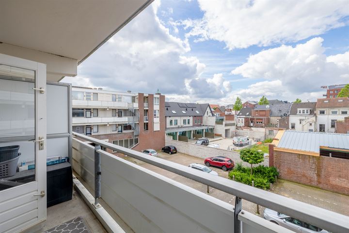 Bekijk foto 16 van Puteanusstraat 65