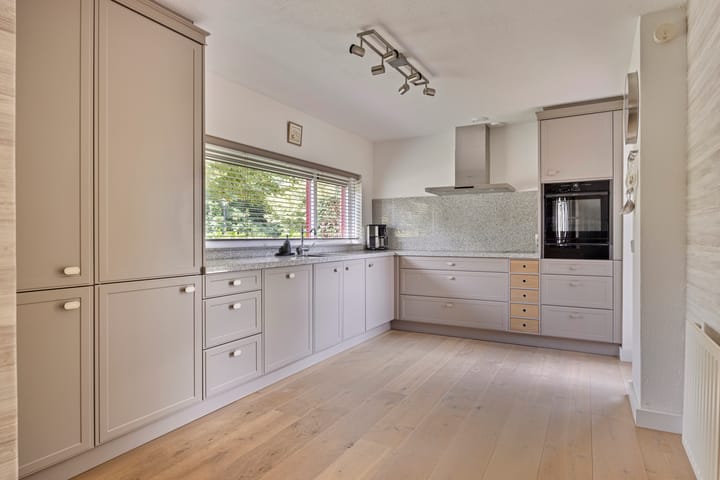 Foto 22 van Belle van Zuylenstraat 1