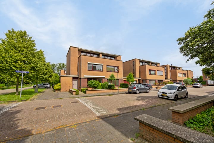 Foto 1 van Belle van Zuylenstraat 1