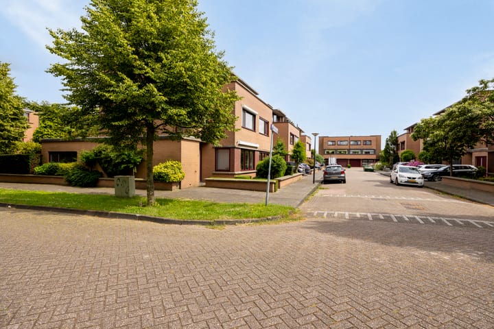 Foto 46 van Belle van Zuylenstraat 1