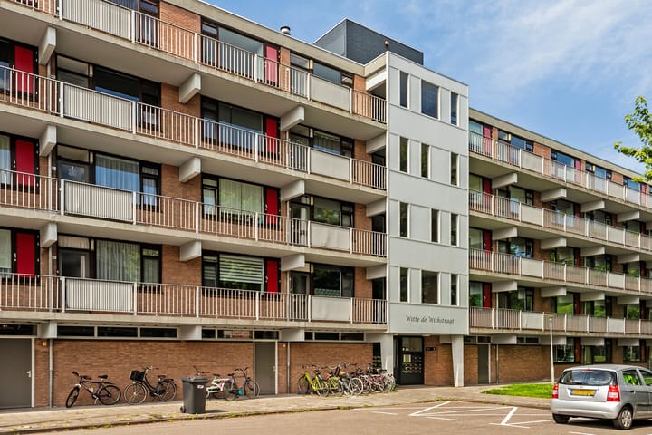 Photo 2 of Witte de Withstraat 69