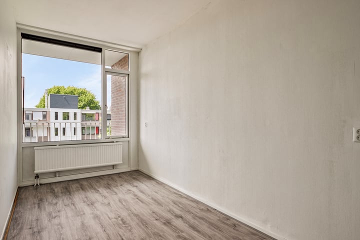 View photo 8 of Witte de Withstraat 69