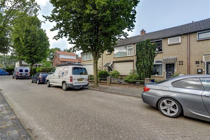 Bekijk foto 36 van Uranusstraat 10