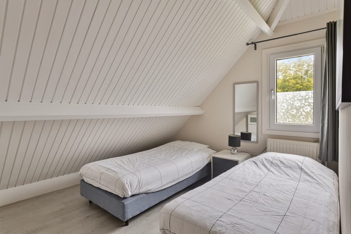 Photo 19 of Muidenweg 37