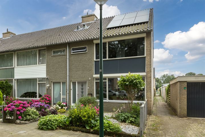 Bekijk foto 5 van Estersveldlaan 43