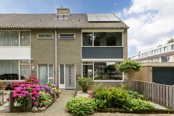 Bekijk foto 32 van Estersveldlaan 43