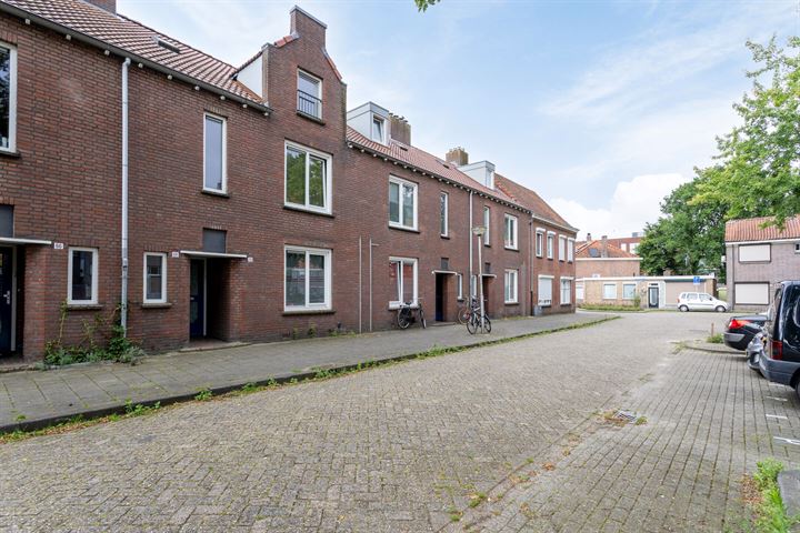 Bekijk foto 2 van Bilderdijkstraat 70