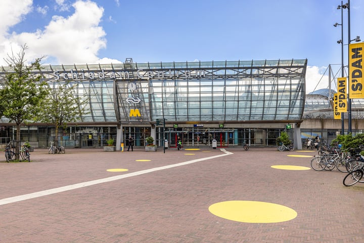 Stationsplein 12, Schiedam