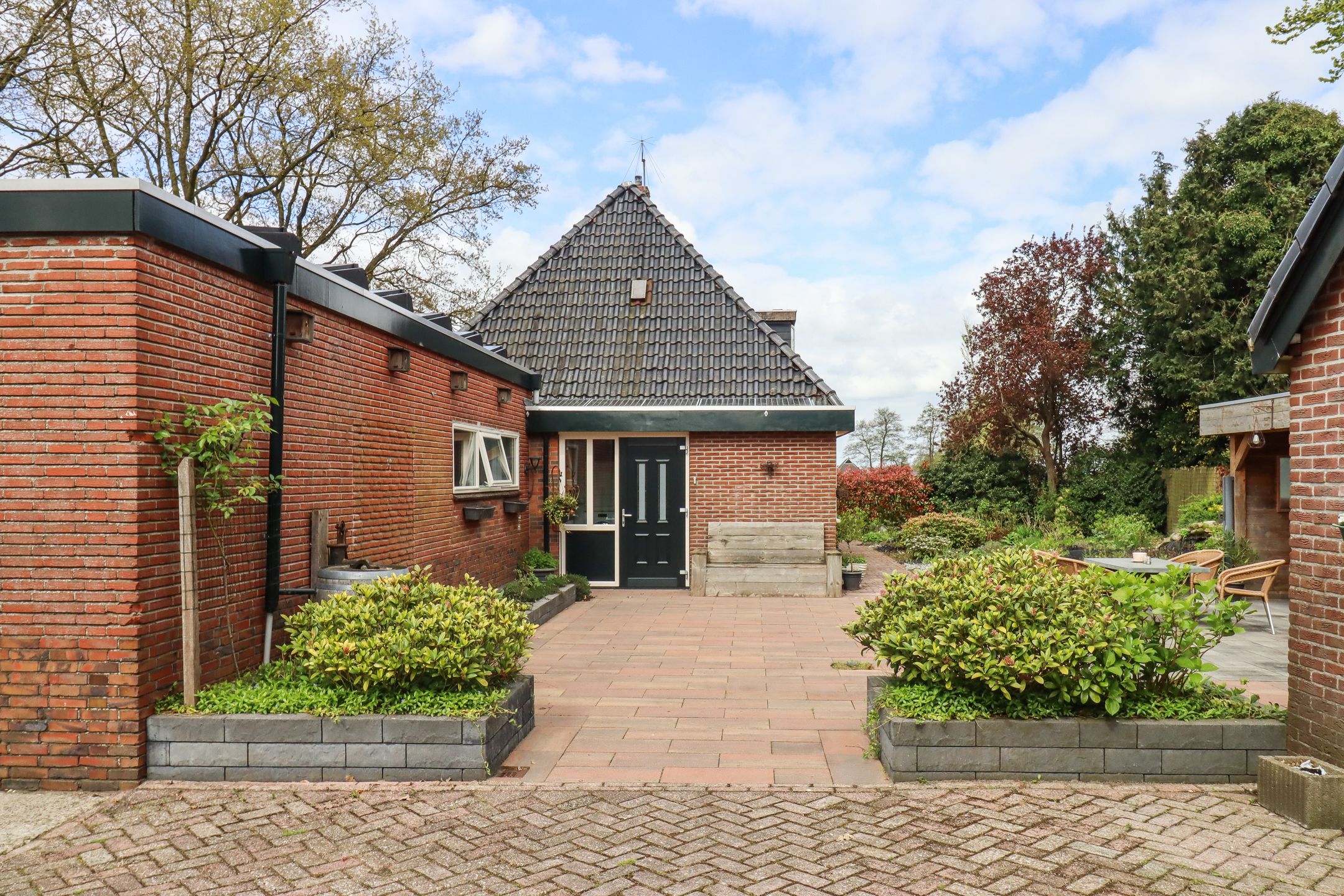 Photo 12 of Kommisjewei 49