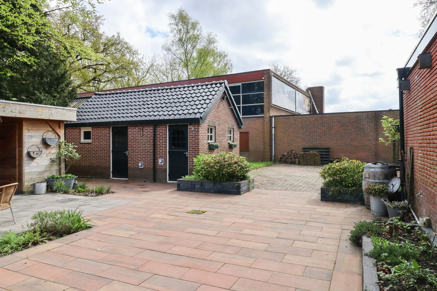 Photo 55 of Kommisjewei 49