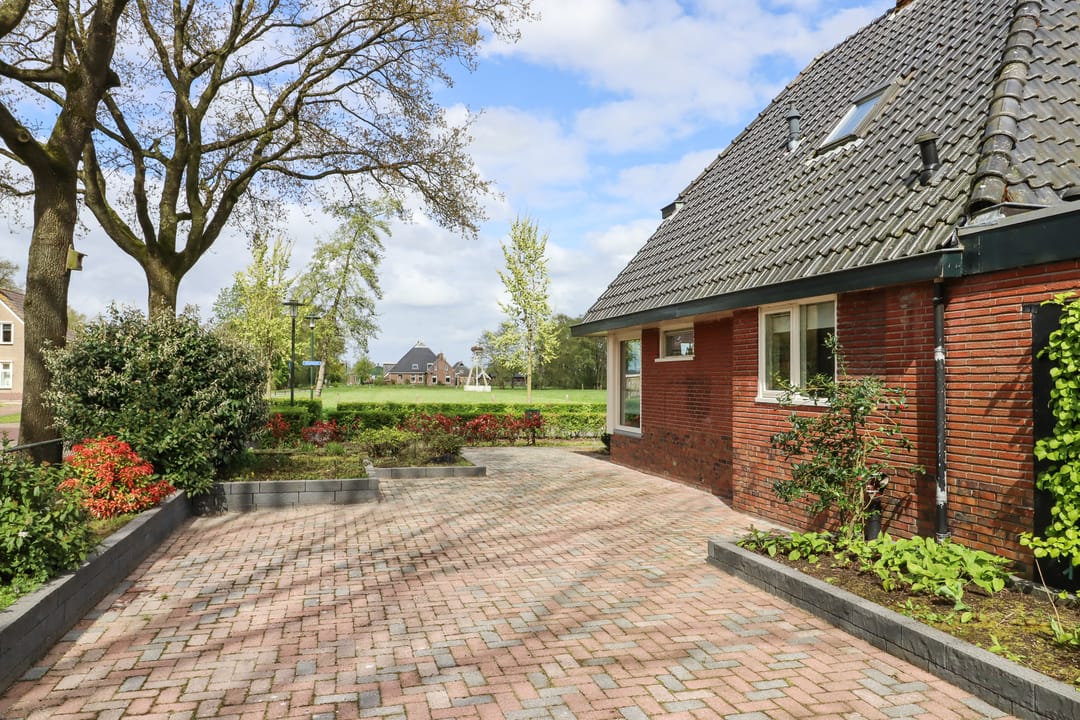 Photo 71 of Kommisjewei 49