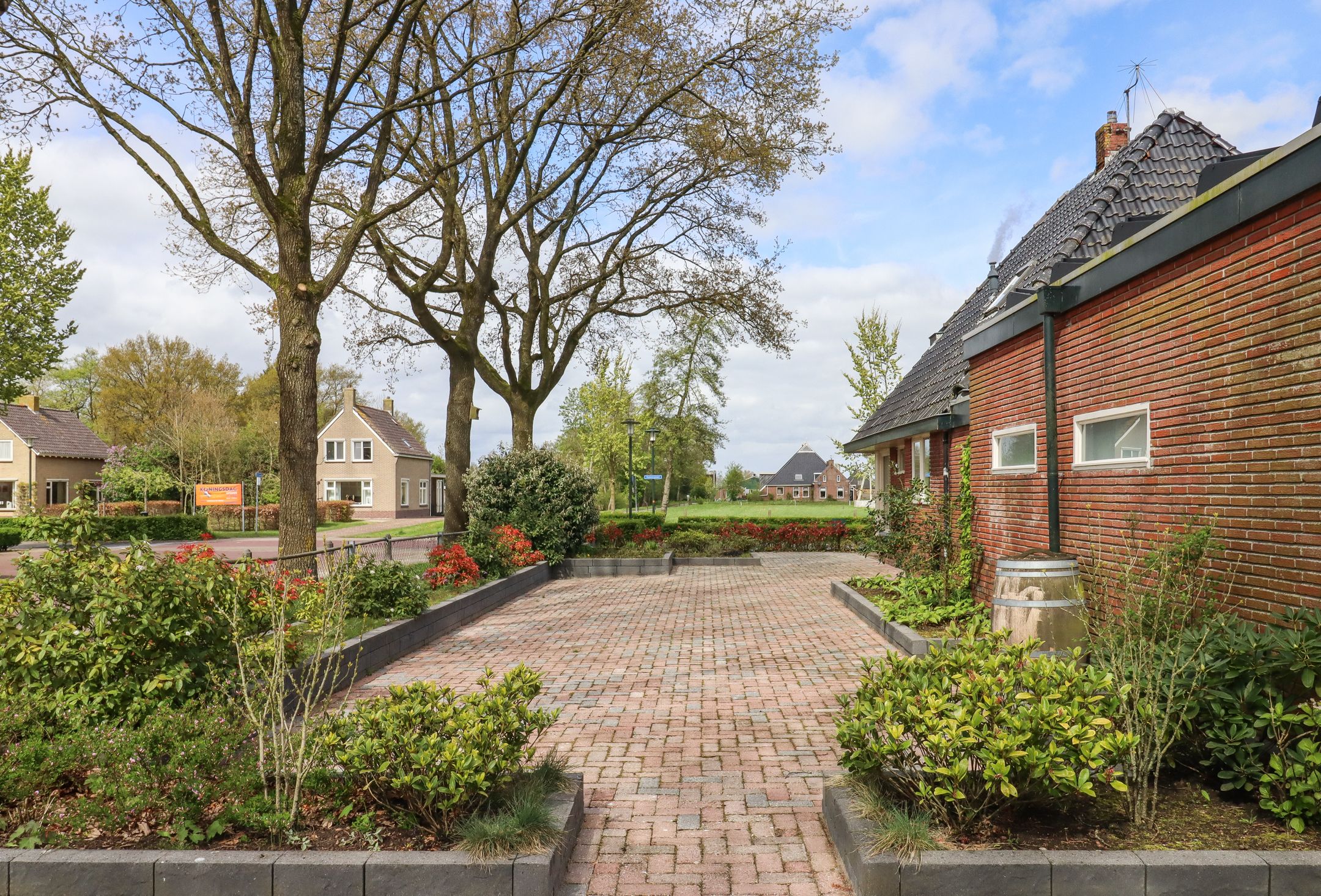 Photo 72 of Kommisjewei 49