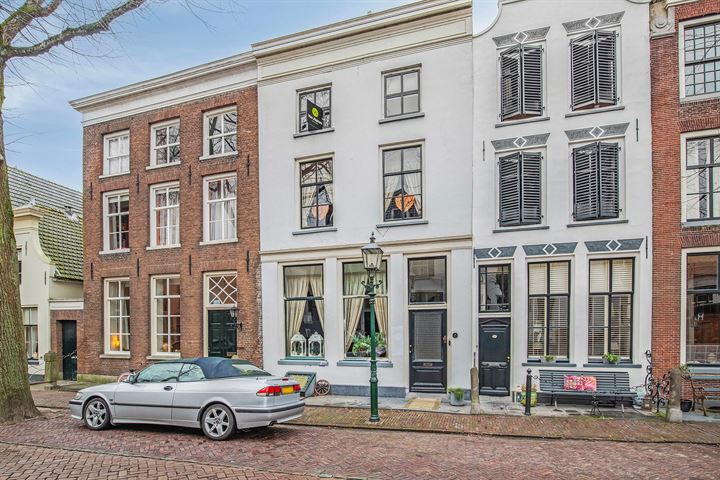 Bekijk foto 1 van Voorstraat 7