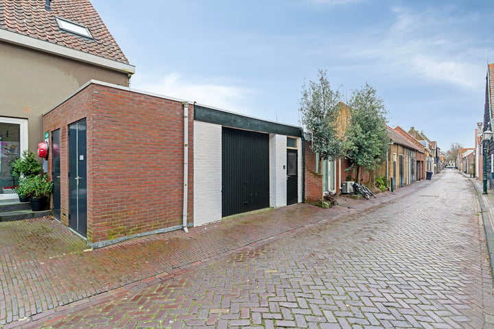 View photo 21 of Voorstraat 7