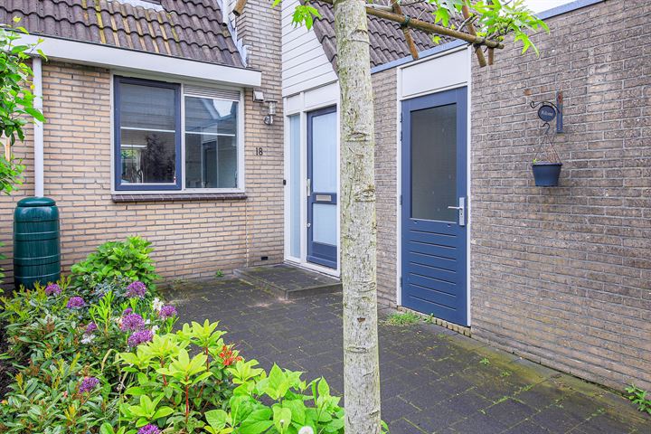 Bekijk foto 4 van Spoorhaven 18