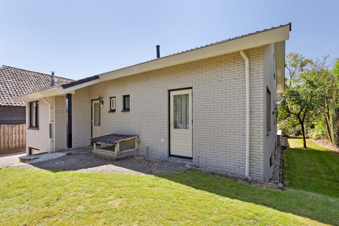 Photo 2 of Eikenlaan 6