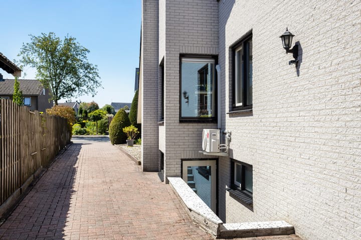 Photo 38 of Eikenlaan 6