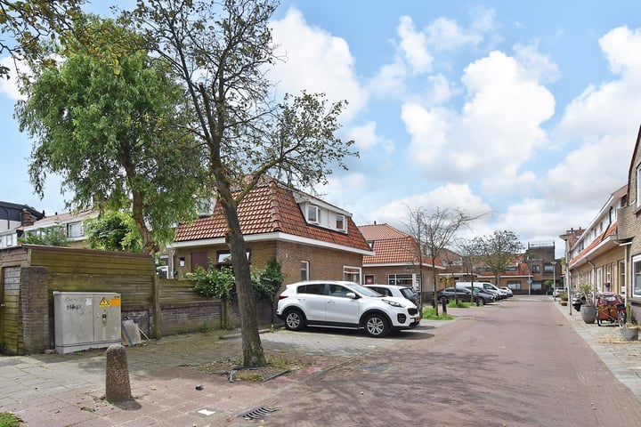 Bekijk foto 23 van Lijsterbesstraat 28