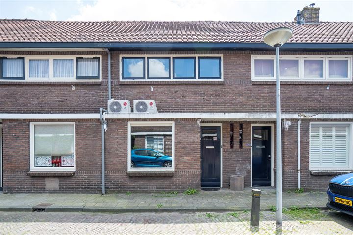 Bekijk foto 3 van Anjelierstraat 10