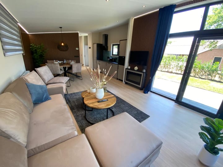 Foto 7 van Vredenseweg 186