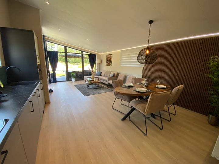 Foto 9 van Vredenseweg 186