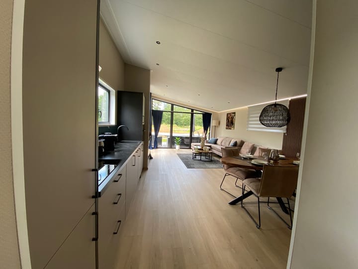 Foto 11 van Vredenseweg 186