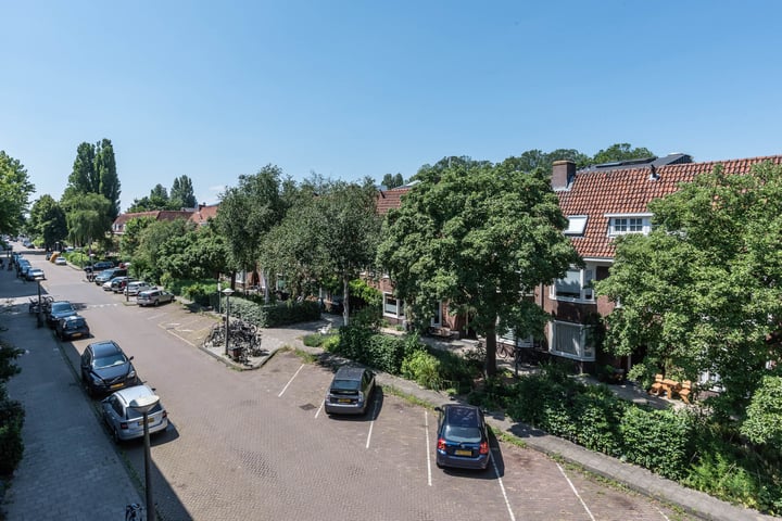 Bekijk foto 15 van Johannes van der Waalsstraat 74-2