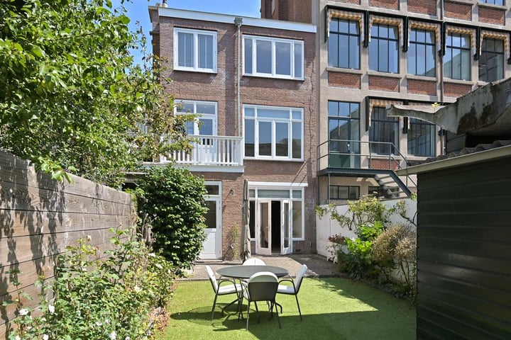 View photo 1 of Burnierstraat 22