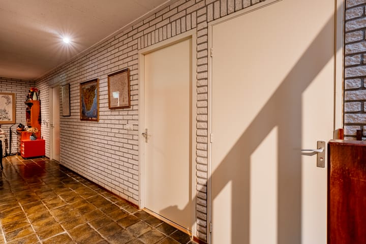 Photo 19 of De Brandt 4