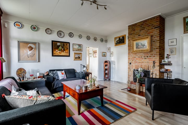 Photo 27 of De Brandt 4