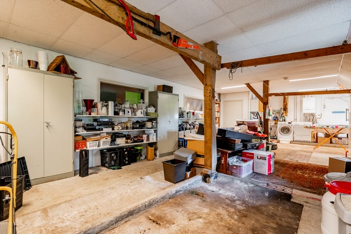 Photo 37 of De Brandt 4