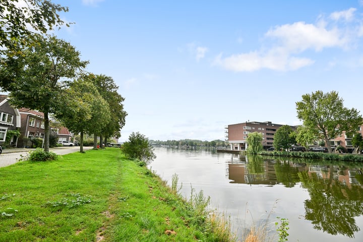 View photo 38 of Zuiddijk 68