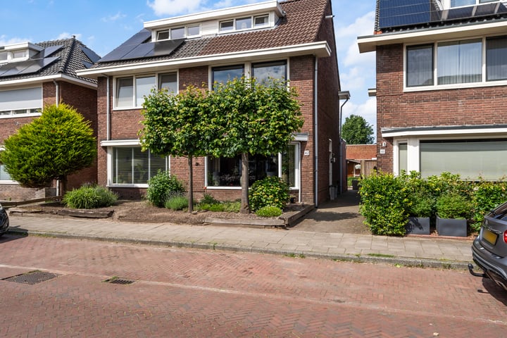 Bekijk foto 1 van Lindestraat 42