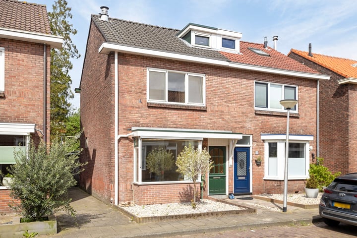 Bekijk foto 1 van Esdoornstraat 20