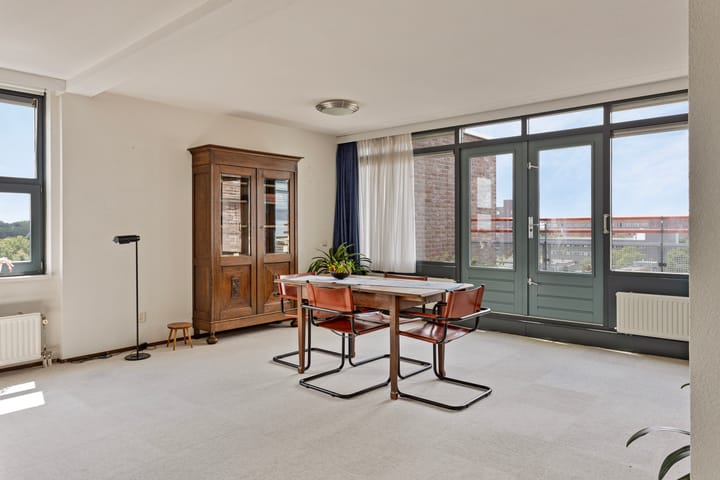 Foto 17 van Bremenstraat 143