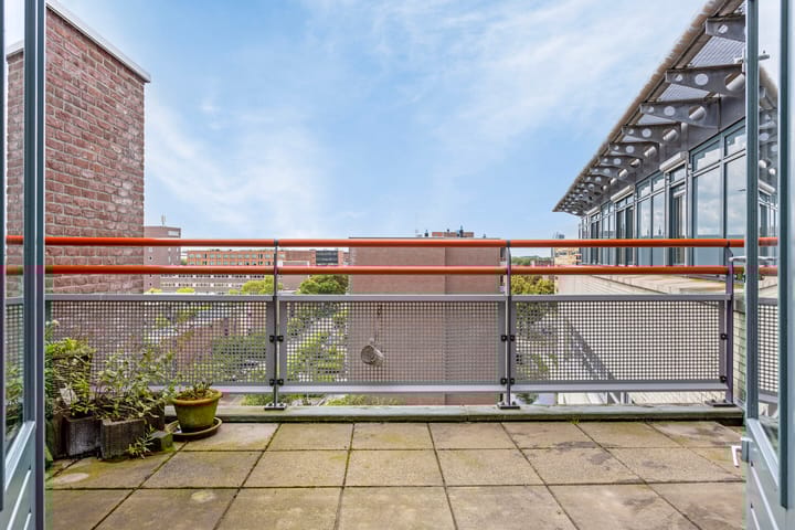 Foto 22 van Bremenstraat 143