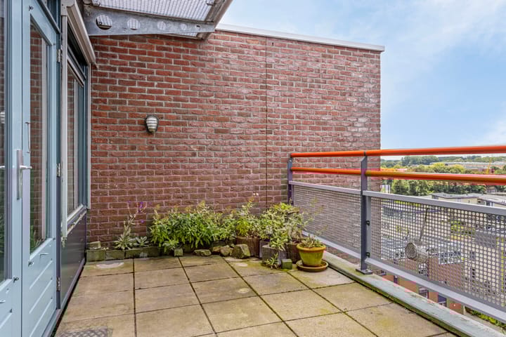 Foto 25 van Bremenstraat 143