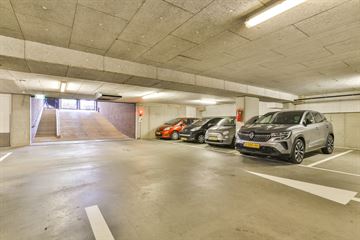 Julius Pergerstraat 21 parkeerplaats thumbnail