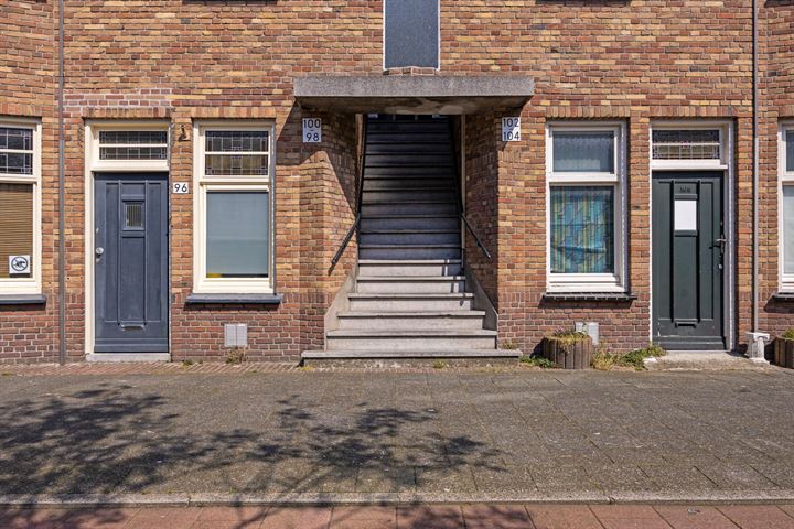 Bekijk foto 25 van Van Musschenbroekstraat 98