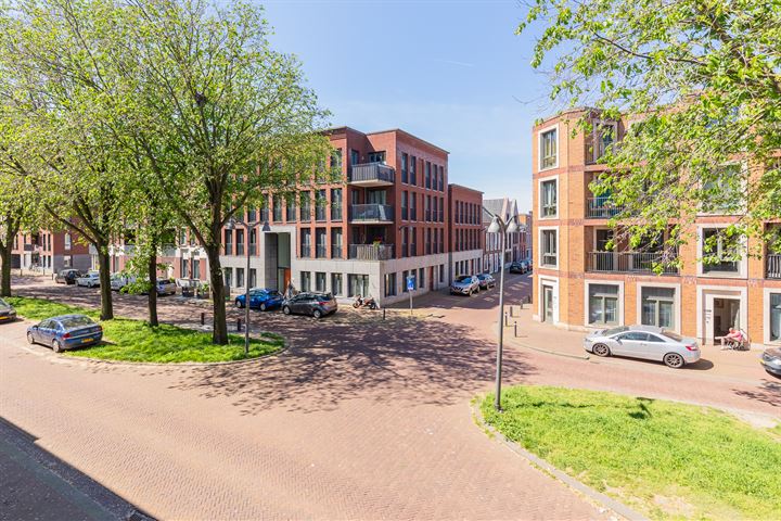 Bekijk foto 2 van Oranjestraat 21