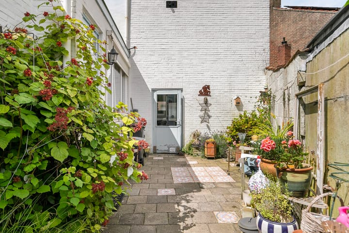 Photo 52 of Weststraat 3