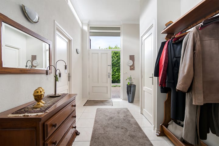 Foto 9 van Jungfrau 7