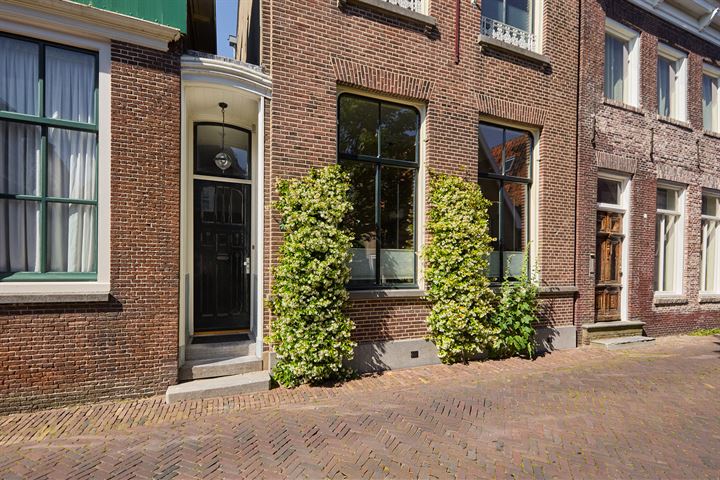 View photo 5 of Rechtestraat 72