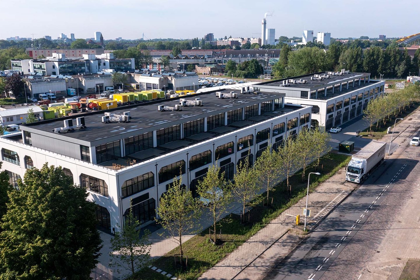 Bekijk foto 2 van Gietijzerstraat 2-72